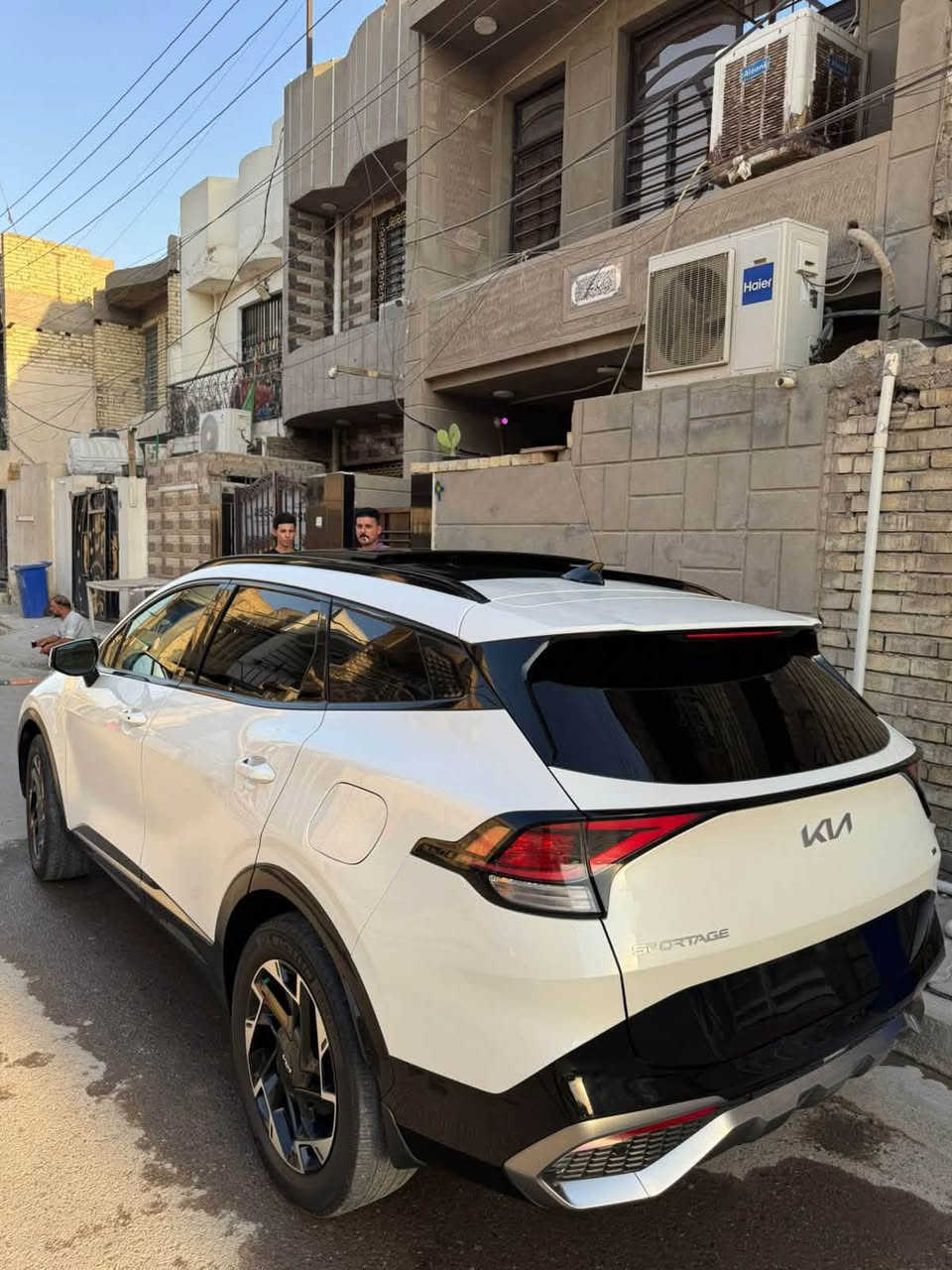 سبورتج ٢٠٢٣ للبيع 
السيارة بدون رقم نظيفة وجديده وفول مواصفات بدون دواخل وبدون ايرباك واضح حادثها بالصور
١٨٨ بيهه مجال مكان الامين الثانية
***********
