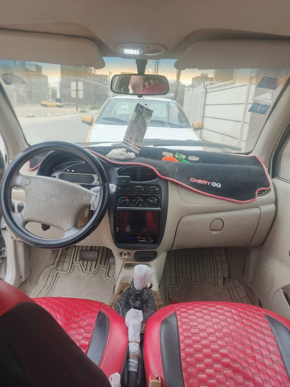 سلام عليكم عندي سيارة كيو كيو2011 كير ومكينة اوتو سيارة تدفئة تبريد وكهربئيات كلهة جاهزة سيارة للبيع فقط السعر ٢٨ وبيهة مجال  عنوان بغداد دورة ***********
