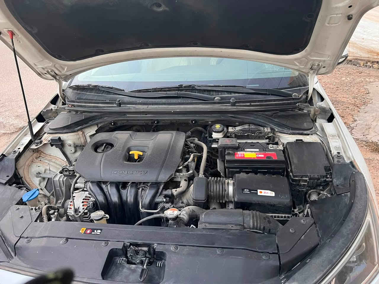 هونداي النترا 2020 خليجي ابيض.
فول مواصفات 1/1 محرك 2000 دوش 
ماشية 64 الف km سيارة مامتعوب
بنيد مصبوغ اثر طخة وبية صبغ بالهلال الخلفي قبق البانزين موضح بالسونار. 
رقم بغداد الانكليزي تحويل ثاني يوم 
فتحه بصمه صندوق ذكي 
اشاير مري + ترحيب عند الفتح تبريد قطعتين 
3 انضه قياده (سبورت+ايكو+نورمال ) 
عدسات زنون + تحكم بمستوى الايت 
والمواصفات المعروفة بالخليجي الفول 
جاهزه كل نقص مابيه انشاءالله
سونار موجود ويه الصور
144 ورقة وبيه مجال بسيط جداً جداً
***********
بغداد الرصافة
الاتصال ع الرقم الموجود غير متوفر ع الفيس
