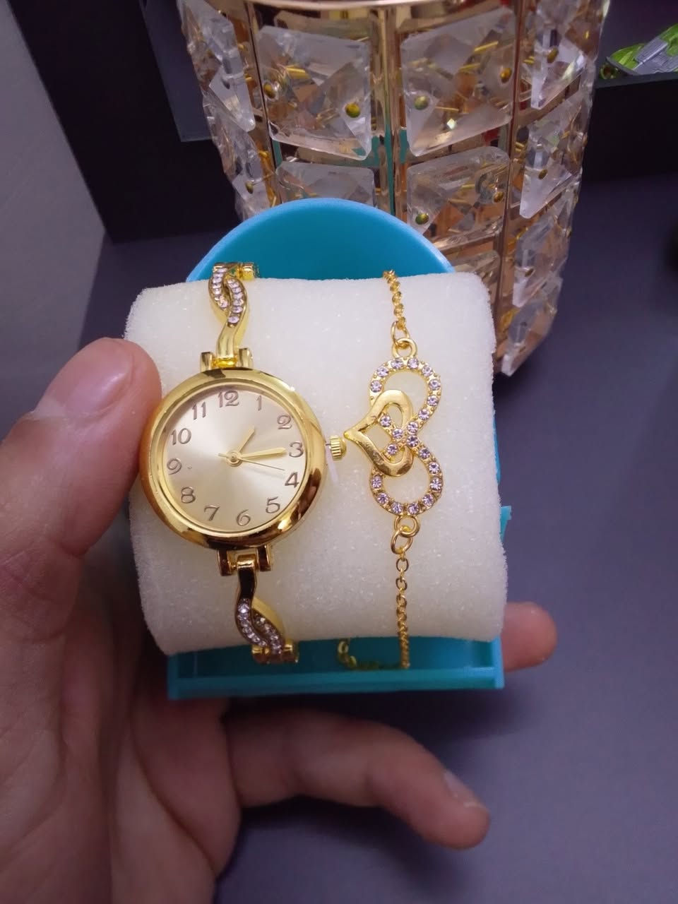 🚨 سؤال للبنات 🚨

لو شفتي هيج ساعة أنيقة ويا إسوارة فخمة…
تلبسيها بالطلعات لو بالمناسبات؟ 😍✨

💎 ساعة نسائية بتصميم راقي
💎 وياها إسوارة أنيقة تكمل الفخامة
💎 شكلها يلفت النظر من أول ما تنلبس

السعر مفاجأة حلوة ومناسب للجميع 😉

اكتبي رأيج بالتعليقات 👇
وإذا حابة تحجزي راسلينا خاص 📩

🚚 توصيل متوفر
والكمية محدودة


**إذا كنت صاحب هذا الإعلان وتريد حذفه لأي سبب، رجاءا أرسل رسالة إلى الدعم الفني**