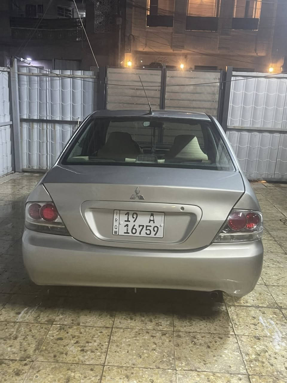 السلام عليكم
لانسر موديل 2010 رقم كربلاء مشروع وطني ارقام وهزة جديدة ميحتاج 
كير مكينة تبريد تدفئة مكفولات حجم المحرك 1600 قبق ابيض عليها ادامة دهن هايدروليك كير مي زيتي قايش تايم قيس بلكات ونوزلات كهربائيات كلهم جديد ماشية 239 حقيقي دك جرس من تعبر 120 
 بيها ضربة جاملغ امامي وجاملغ خلفي ومصبوغة حزام للجمالية صبغة السيارة حلوة مثل ماتشوفون 
رايدها 79 وبيها مجال بسيط 
مكاني البلديات مضمار العابد ***********
