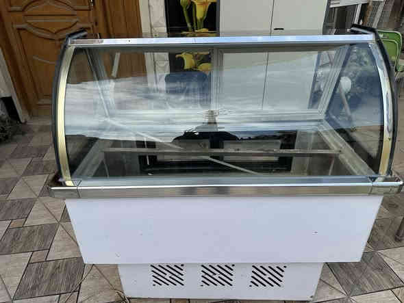 عارضة مقبلات ١٢ بلانك شغاله على الفحص مكاني بغداد الدورة 
واتساب ***********
