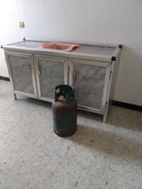غراض للبيع سنك+قنينه+ميز+كراسي الاستفسار 07700266185
