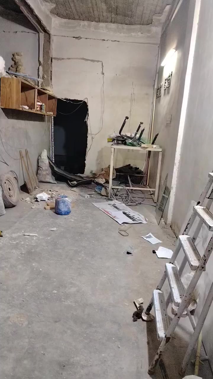 محلات ثنين بيها فرن صمون حجري للبيع مكان تكريت حي الجمعيه بجانب أسواق ريحانه آجار المحلات ٣٠٠ سعر الفرن مليون تريد تشغله أو تفلشه انته بكيفك للاتصال ***********
