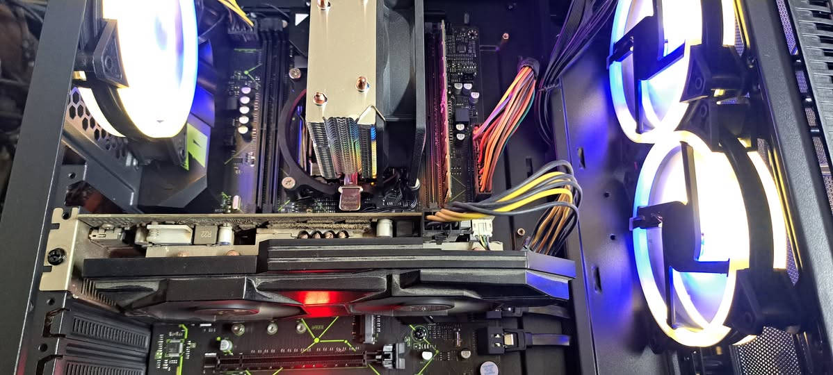 كيس تجميعه للمونتاج والالعاب بمعالج زيون

المعالج Intel Xeon E5-2680 v4

المعالج ١4 كور

الرام 16 كيكا ddr4

المذربورد huananzhi x99-tf

الهاردات ssd 256 gb - hdd 1 tb

كرت الشاشة AMD rx 580 8GB mllse

البور سبلاي 500W

الكيس بي العاب قوية مثل Marvel's Spider-Man 2

سعر الكيس 350 الف رقمي ***********

بغداد شارع الصناعه لايوجد توصيل
