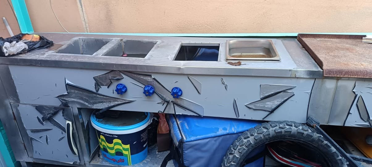 سلام عليكم كرفان او مطعم كامل مكمل سقف سندوج حديد تقيل لحيم درج اول مرمر  يرادل اشوي ترتيب با سعر مناسب جدن  عنون كركوك عرفه رقم صحب  ***********
