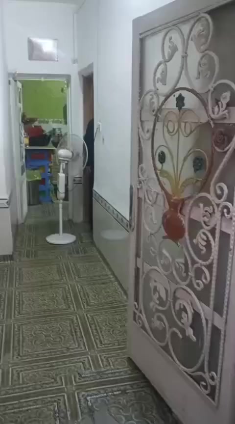 السلام عليكم بيت للرهان غرفة وصالة ومطبخ واستقبال وصحيات 
قرب سيد عبدالله المختار سعر الرهن 14 مليون
مراجعة مكتب حازم البديري 
***********
