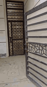 السلام عليكم ورحمة الله
دار للايجار مساحه 100 متر 
موقع  الدوره حي دجله
قرب شارع 11
تفاصيل الدار 
استقبال ومطبخ ٣ غرف نوم وصحيات عدد ٢ بيتونه وسطح 
هواي عروض ايجار متوفر 
للتواصل ***********
