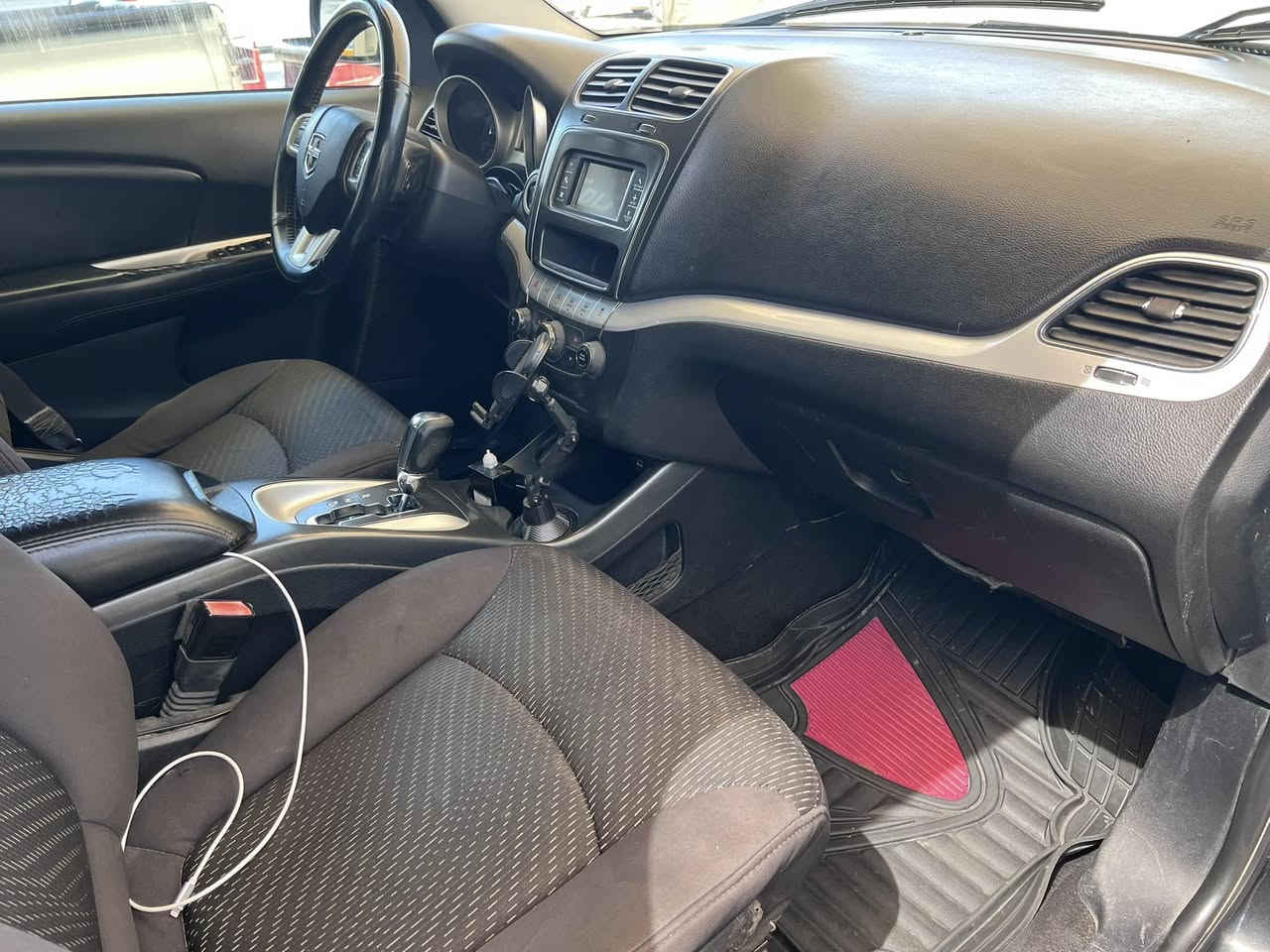 للبيع جورني 2012 
4 سلندر 
7 راكب 
تبريد 3 قطع 
رقم بغداد مميز تحويل مباشر 
سيارة بدون حادث وصور امريكا موجودة بيهة مكانات 3 بارد بدون صبغ بدون ايرباك بدون حادث 
حدادية امامية خلفية جديدة شادهة 
مكانها بلديات 
سعرها 110 وبيها مجال حك الجية 
***********
