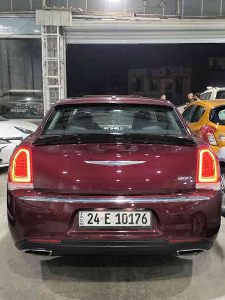 للبيع كرايسلر C300 2017 
وارد كندي كلين تايتل 
------------------------------
  * المواصفات * 🏅🥇
• فتحة سقف بانوراما 
• بصمة دخول ذكي تشغيل عن بعد 
• حساسات أمامية وخلفية وجانبية 
• كشنات جلد - كهرباء 
• تبريد قطعتين - مناخ منفصل 
• محرك 3500 CC
• كشافات زينون 
• شاشة - كاميرا خلفية 
• شفتات 
• باقي المواصفات موضحة بالصور 
------------------------------
صور السونار مرفقة بالمنشور 
للاستفسار الاتصال على الارقام 

📱- ***********

📱- ***********
..
