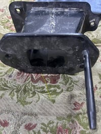 براكيت حديده تك يمنه السعر ب40 07713748402