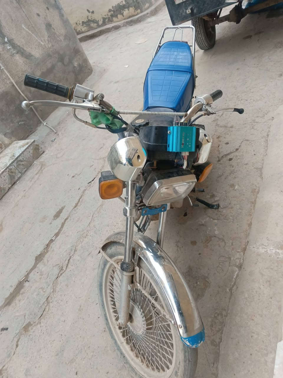 تايكر موديل 21 اوراق اصولي حته ورقة الكمرك موجوده كبل ترقم دراجه جاهزه السعر 400 وبيها مجال حك الجيه عنواني حله باب الحسين رجائا بس اليشتري يتصل 
الرقم  *********** اتصل ودلل
