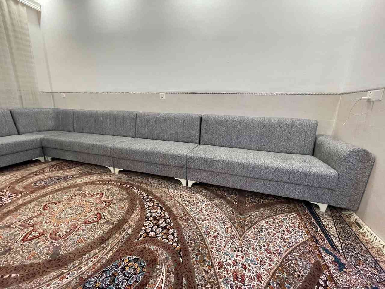 هـــات هــات
لــــۆک لـــۆک تــاقمێکـــی ێلی قـــومـــاش خـــاولی
١٢ نەفەریییە یسفەنجـــی لـــۆک لـــۆک
٣٥٠ هەزار تــایبەت تایبەت
١ میلونێ پێدراوە
رەحمــەتت لێبێت تــاقمەکە لــۆکە ١ مانگە کــراوە
عەسلێ عەسڵیە یەک پەڵەی پێوە بوو بە هەدیە بیبە
***********
***********
کێ زوو هـــات ماڵیەتی

