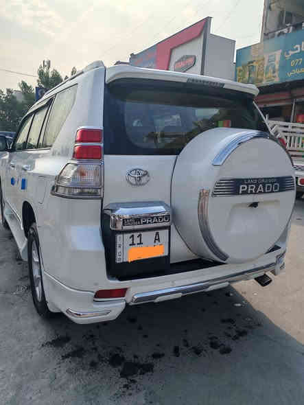 السلام عليكم .
من رخصة الآدمن . برادو 2012 فئه TXL محرك 4000cc فول مواصفات جلد فتحه بالسقف دبل تانكي الرقم الجديد الانكليزي السيارة محدثه لغرض الجماليه فقط .كل موادهه الاصليه عندي وعندي صورهه قبل التحديث سيارة نظيفه جدا ومكفوله عدا صبغ في باب الجنطه يم اطار الاسبير كد كف اليد وكذلك شخط بسيط في الجاملغ الامامي اليمين . محرك وكير وكهربائيه على البلاد  وحداديه خير من الله تبريد 3 قطع وبعد مواصفات البرادو معروفه . ماشيه 195200 الف قابل للزياده . سعرها 27500 وبيهه مجال  السياره في بغداد وبأسمي وتحويل ثاني يوم للاستفسار ***********
