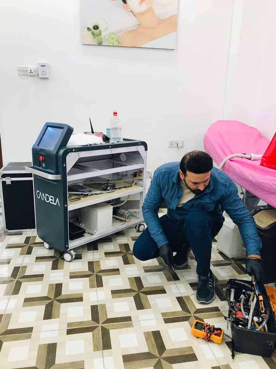 📍 صيانة موقعية ،،،،،،،،

بفضل خبرة مهندسي مكتب الصيانة الاحترافية تم التوجّه إلى موقع الدكتورة لإجراء الصيانة لجهاز كاندلا.
بعد الفحص تبيّن وجود خلل في منظومة الماء، وتم إصلاح المشكلة بشكل كامل وعاد الجهاز للعمل بكفاءة عالية ولله الحمد.

📸 تم أخذ لقطات أثناء تنفيذ أعمال الصيانة.

🔧 نوفر خدمة صيانة موقعية لجميع المحافظات مع فحص دقيق واحترافي.

📞 رقم قسم الصيانة: ***********

#صيانة_كاندلا #صيانة_موقعية #صيانة_احترافية #كاندلا #صيانة_اجهزة_ليزر #اجهزة_تجميل #بغداد #العراق #صيانة_ليزر #Laser #Candela #صيانة_كافة_المحافظات #هاند_كاندلا #فحص_اجهزة #خبرة #احتراف
