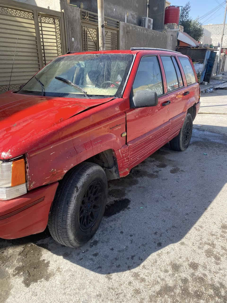 سياره جيب مديل 1994 محرك مال بطه رقم بغداد  سنويه منتهيه 2023 سعر 25رقم *********** متواجد واتساب عنوان البصرة دور شرطه
