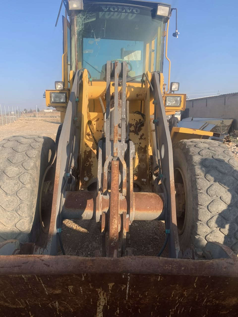 شفل فالفو حجم ٥٠موديل١٩٩٨ رقم و سنويه
گير عطلانه سعرها ١٥٠ ورقة 
*********** واتساب
