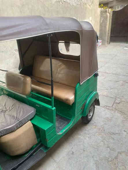 السلام عليكم تكتك موديل 2020 للبيع بدون ضربة وصبغ رقم بغداد انكليزي ابسمي تحويل ثاني يوم للستفسار على الرقم *********** بي واتساب
