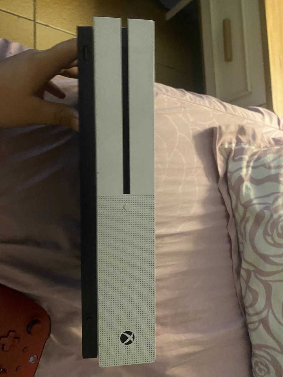 سلام عليكم اكسبوكس ون اس ممفتوح نص تيره بي مكتبت العاب فوك 50لعبه سعر 190 او بي مجال للطيبين مكاني بغداد تواصل فيس او واتساب ***********
