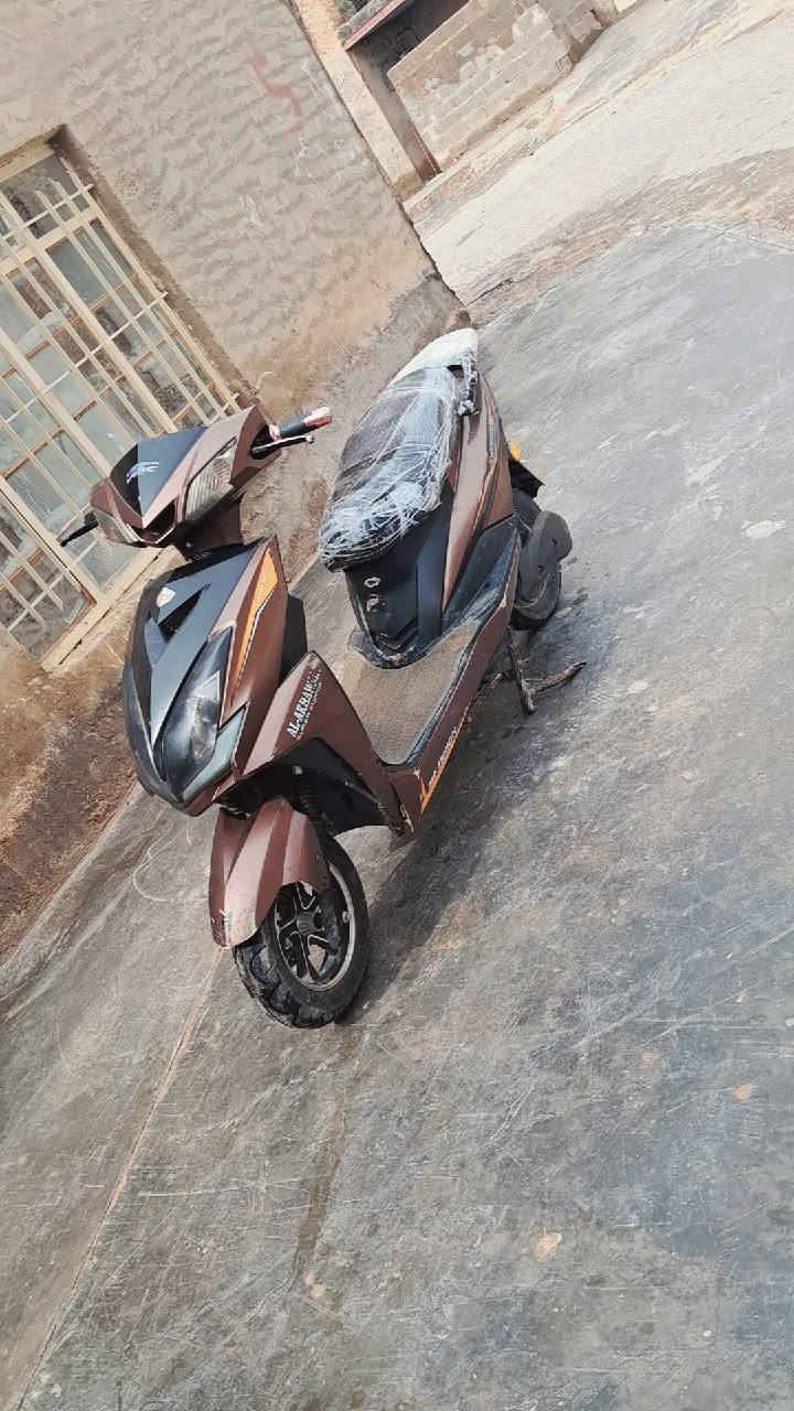 ماطور شحن للبيع بطاريات جديد على الفحص كهربائيات كلها شغاله السعر 450 وبي مجال والاستفسار على هذا الرقم 
*********** وبي واتساب
