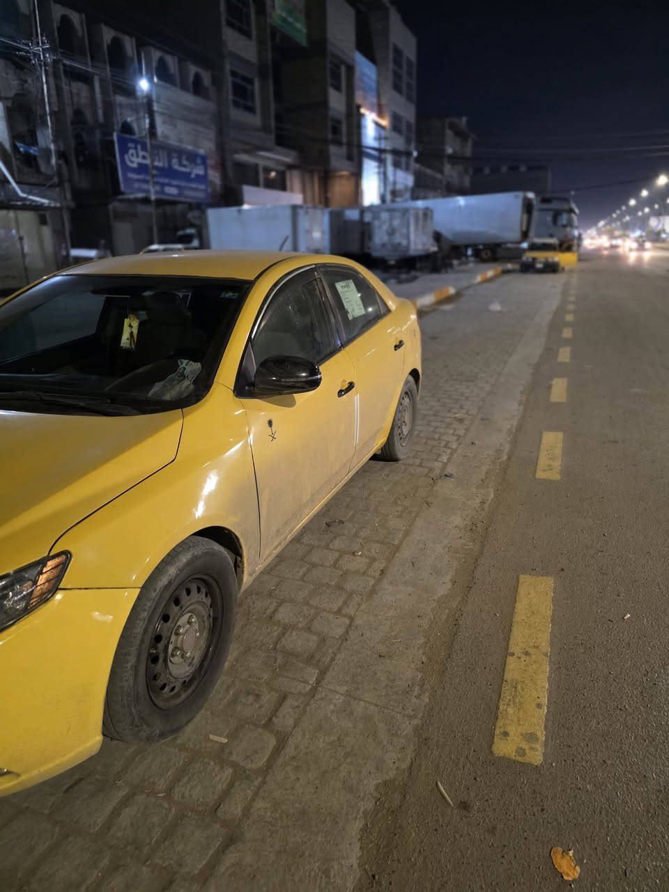 سلام عليكم سياره فورتي موديل 12 للبيع السياره تجفيت جديد مثل ما موضح بل فيدو صدر امامي خلفي كله جديد مشط جديد سياره خير من الله نقصه بس غاز تبريد مكان السياره مدينه الصدر السعر 90 بيه مجال رقم *********** ما تواجد ع الفيس
