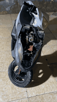 ماكس عدله مكينه حلوه ناعمه كفرات ختم واحد
بوشه ٤٩ الدراجه بيها صوت خفيف بالكلچ الأمامي عقل رياضي 
السعر 525 بيها مجال قليل 
*********** 
المكان بصره تنومه
