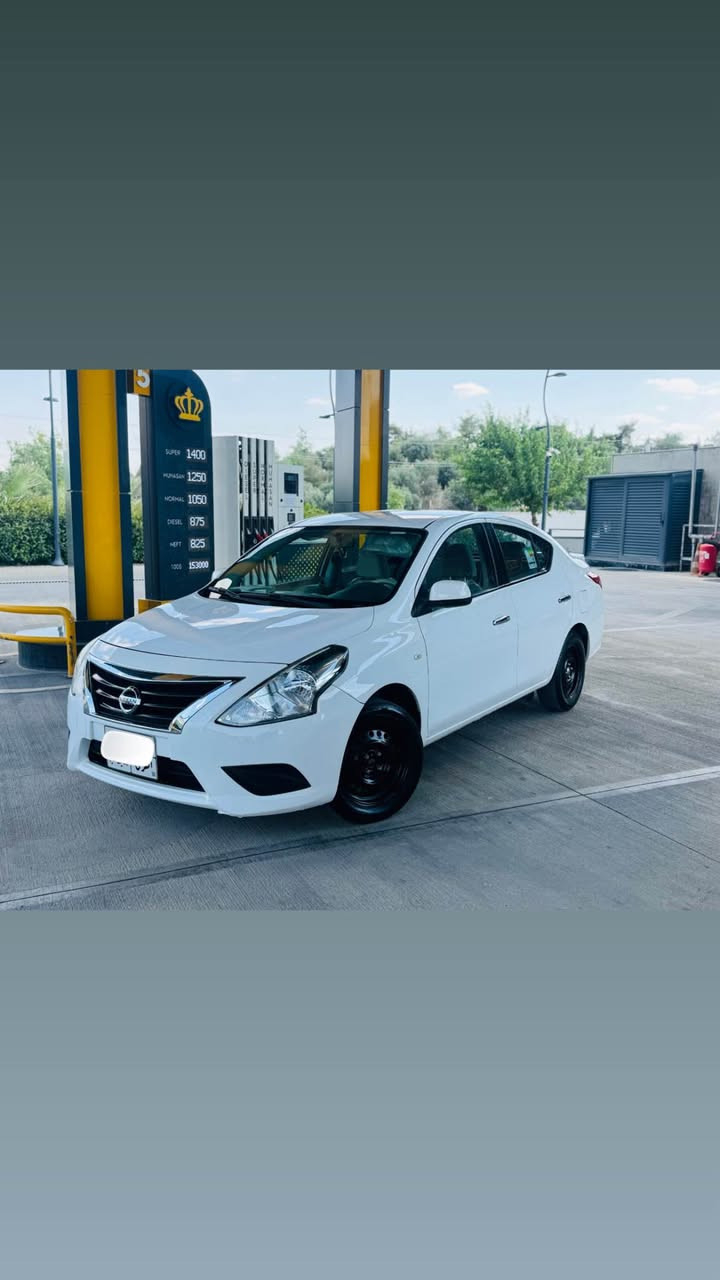 نیسان لاکیشمیبای
سەیارەکە یەک دەستە کامل شتی شەریکەی ماوە 
تەنانەت نایلۆنی کوشنەکانیشی هی شەریکەیە لێنەکراوەتەوە
٢٠٢١
بێبۆیاخ 
تەنها ١٠٠ هەزار ڕۆشتوە
سەیارەکە وەک دەقی شەریکە ماوەتەوە یەک دەستە
گێرو مەکینەو تەبریدو تەقەو رەقە بەشەرت
گاعی شەریکەی رانەخراوەو کەپەکانیشی نەبستراوە
شوین سلێمان
*********** السليمانية, العراق
