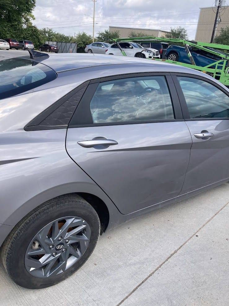 موديل 24 مواصفات SEL
حادث بنيد مبدل مال كصه الباقي بارد ما مصلح خفيف 
بدون لوحات 
السياره تحكم استيرن 
شاشه كبيره 
رادار امامي خلفي 
دشبول ترحيب الوان 
محرك 2000
المسافه المقطوعه 8 الف 
سعر 145 قابل لتفاوض

*********** واتساب اتصال
