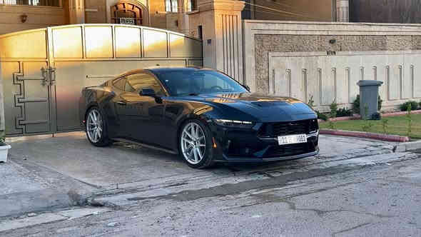 سلام عليكم  فورد موستنك. جيتي موديل 2024. فول موصفات. خنك  ماشيه 6 تلاف. 
لايت زنون اربع عدسات
كراسي جلد. تبريد. تدفئه
رادار امامي وخلفي 
سستم صون Bno. ودامام بالصندوك 
اكتف كزوز 
شاشه متصله 
سياره حادثها  ربع بنيد صبغ فقط. بدون تبديل.  سياره كلها ليبل واحد. 
وسياره مصروف عليها. ومرتبه.  بيها ويل قيمته. هوه وتاير 12 ورقه. ولويات  استيده  قيمتها 4 ورقات. وشويه. 
مكانها بغداد *********** 
صور حادث موجوده بالمنشور. ورقها مميز.  بغداد بسمي بغداد
