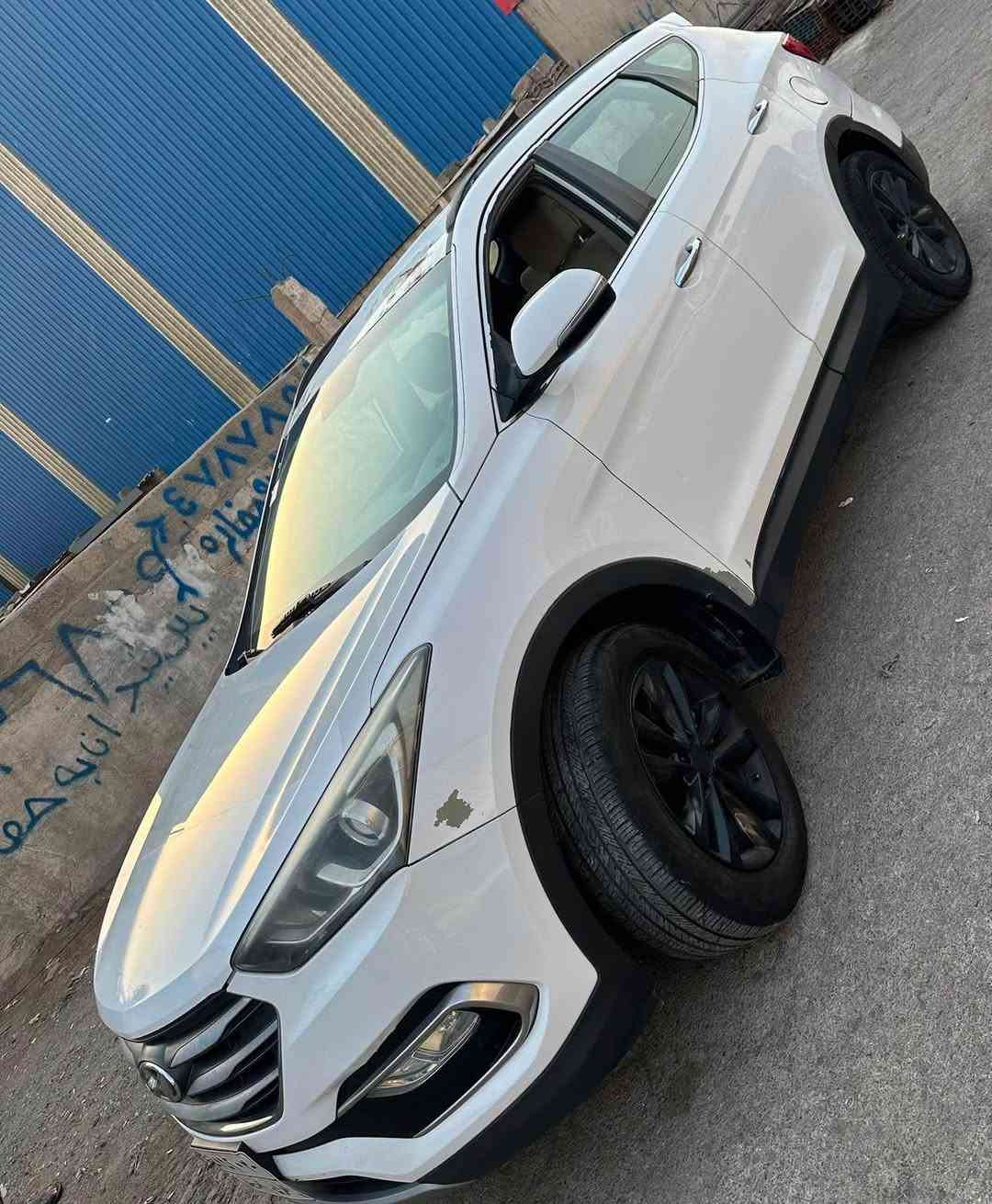 SANTAFE MODEL2016 V6
فقط:125$
ماشي تقريبن 160,000KM
ضرر:بابين سكن ببلادي مبدلة 
جاملغين خلفي مصبوغة 
لل الاستفسار *********** أربيل, العراق
