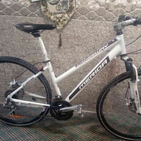 ترحال ماركة MERIDA ) Crossway حجم 28  بريك دسك   3*8   مكان بغداد   ال...