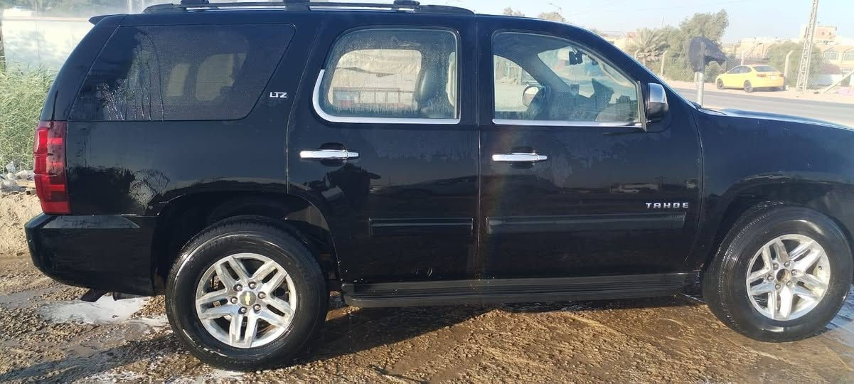 للبيع تاهو موديل 2014 LTZ اسود كامل المواصفات فول ١/١
كير مكينه تخم تاير جديد. بشرط الفحص. المكان الديوانية الرقم بصرة كامل المواصفات فتحة مرايات شفط تسجل جديد تحويل ثاني يوم 
السعر 200 ورقه وبيها مجال للشراي غير متواجد على الفيس الاتصال والاستفسار على الرقم 📞 ~***********
