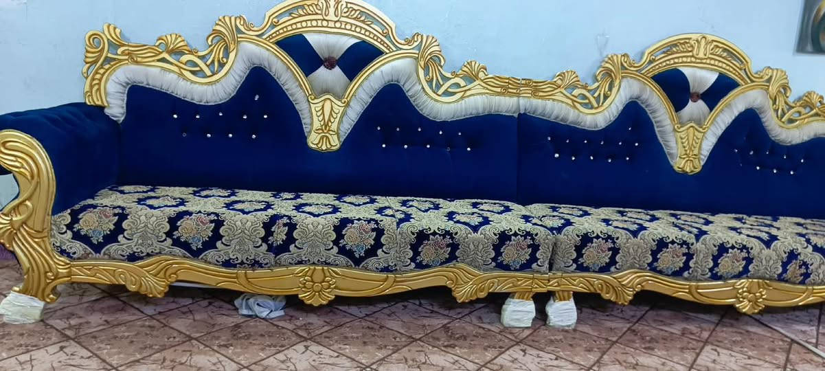 ديوان ملكي 22 مقعد تسكام درجه اولى مستعمل قليل كلش السعر 900 وبي مجال المكان بغداد اكو توصيل ***********
