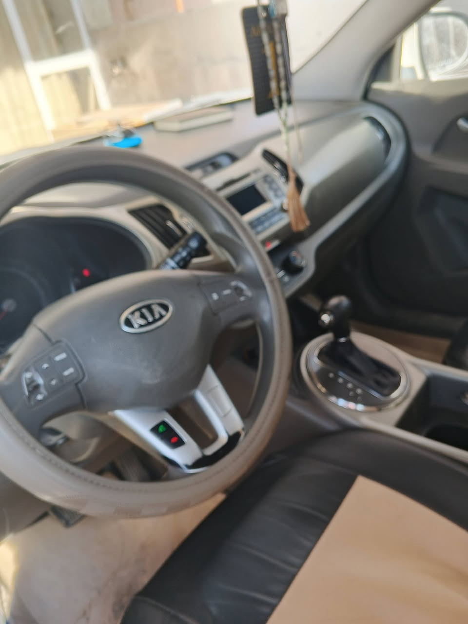 سبورتج موديل 2012 بدون ضرب بدون سبوخ ماشي 160الف بي كوبون رقم جديد سيارة جاهزة مال بيت
مكينة مفتوحة شرط كيرو محرك 
عنوان كركوك حسار ***********
سعر 145ورقة
