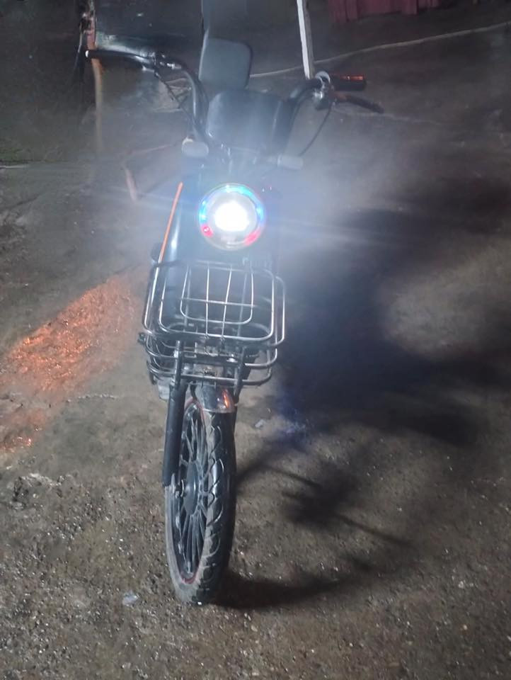 سلام عليكم مطورات شحن 
الاسود بطاريات منفوخين
البرتقاليي جديد ببطاريات شرط 
سعر ٣٥٠ وبي مجال 
انتصل عل رقم ***********
