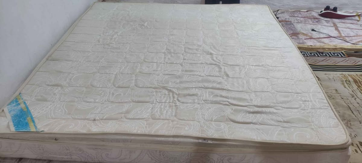دوشك طبي كويتي ثگيل مغسول ونظيف يحتوي على طبقه طبيه والدوشك حبيبات اسفنج مظغوط تقريب2×2
*********** البصرة, العراق

