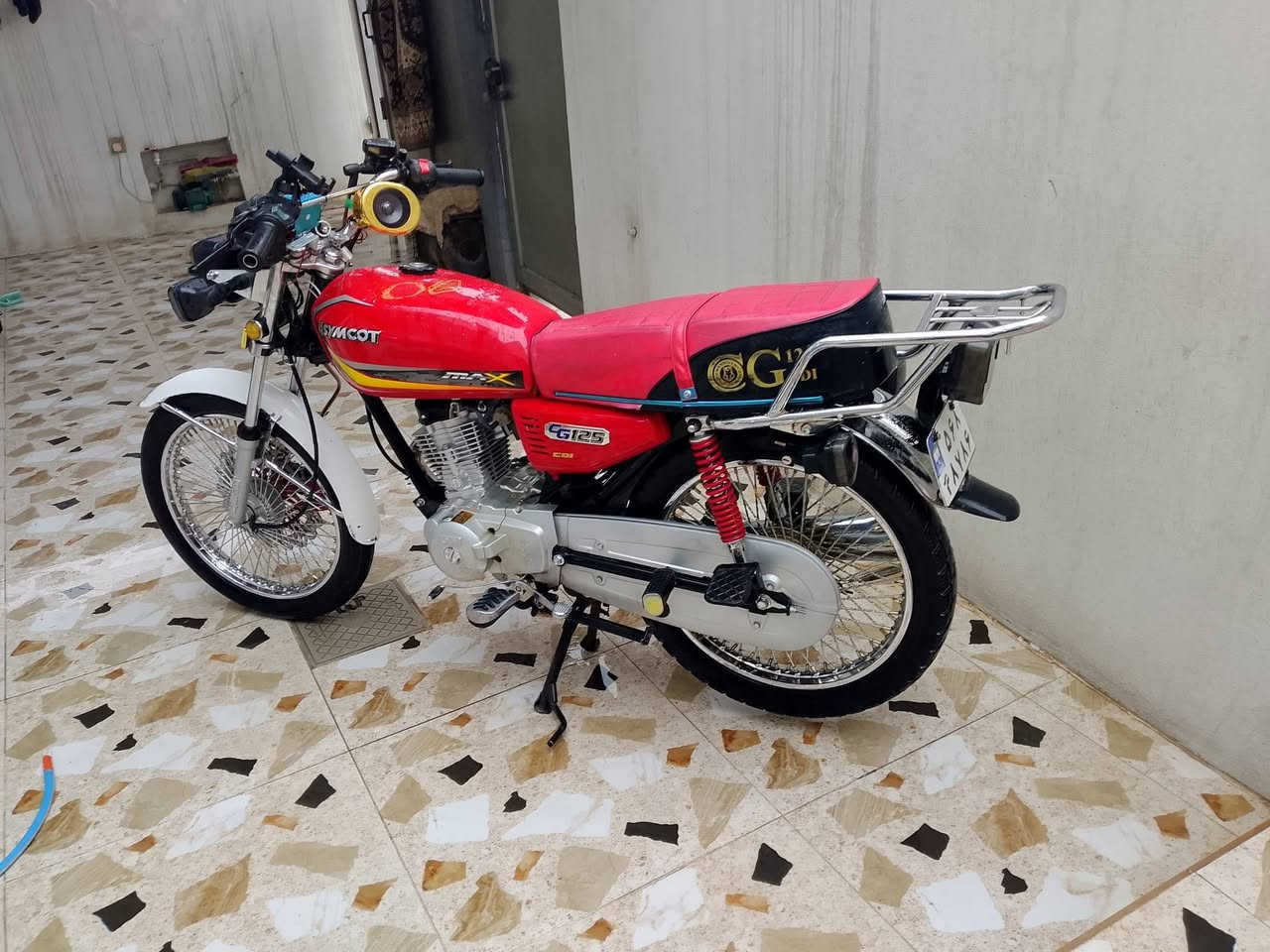 سلام عليكم مطور موديل ٢٥ مكينة شرط سعر ٥٥٠ بي مجال رقم ***********
