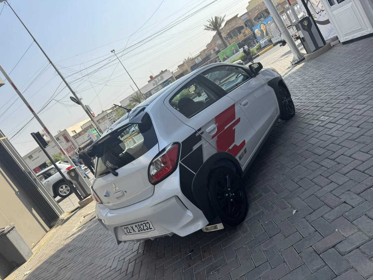 السلام عليكم
ميتسوبشي ميراج موديل 24 وارد امريكي لون مميز ( تو كلر ) 
حادث بسيط موضح بالصور ( ايرباكات كلها سليمة ) 
ماشية 10 الاف ميل فقط . 
رقم اربيل هزة وسنوية جديدة ( وكالة او تحويل مضمون ) . 
مواصفات فول تقريباً بالميراج ( بصمة وشاشة وكاميرا وفول تحكم ستيرن و ويل كب وداخل لونين تطعيم و رادارات ومانع انزلاق وكروس سرعة وباقي المواصفات المعروفة . 
جاهزة من كلشي وجديدة بدون اي نواقص . 
مكان / بغداد . 
السعر / 108$  . وبيها مجال بسيط للشراي . 
للاتصال / ***********
