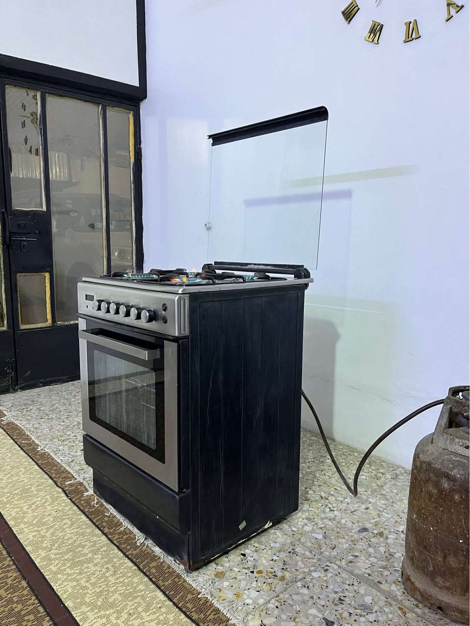 طباخ 4 عيون نضيف وناره تخبل و على الفحص فرنه يشتغل الفوك وجوه سوه وناره هم تخبل سعره 90 وبيه مجال المكان نهايه الشعله منطقه الدهله *********** بغداد, العراق
