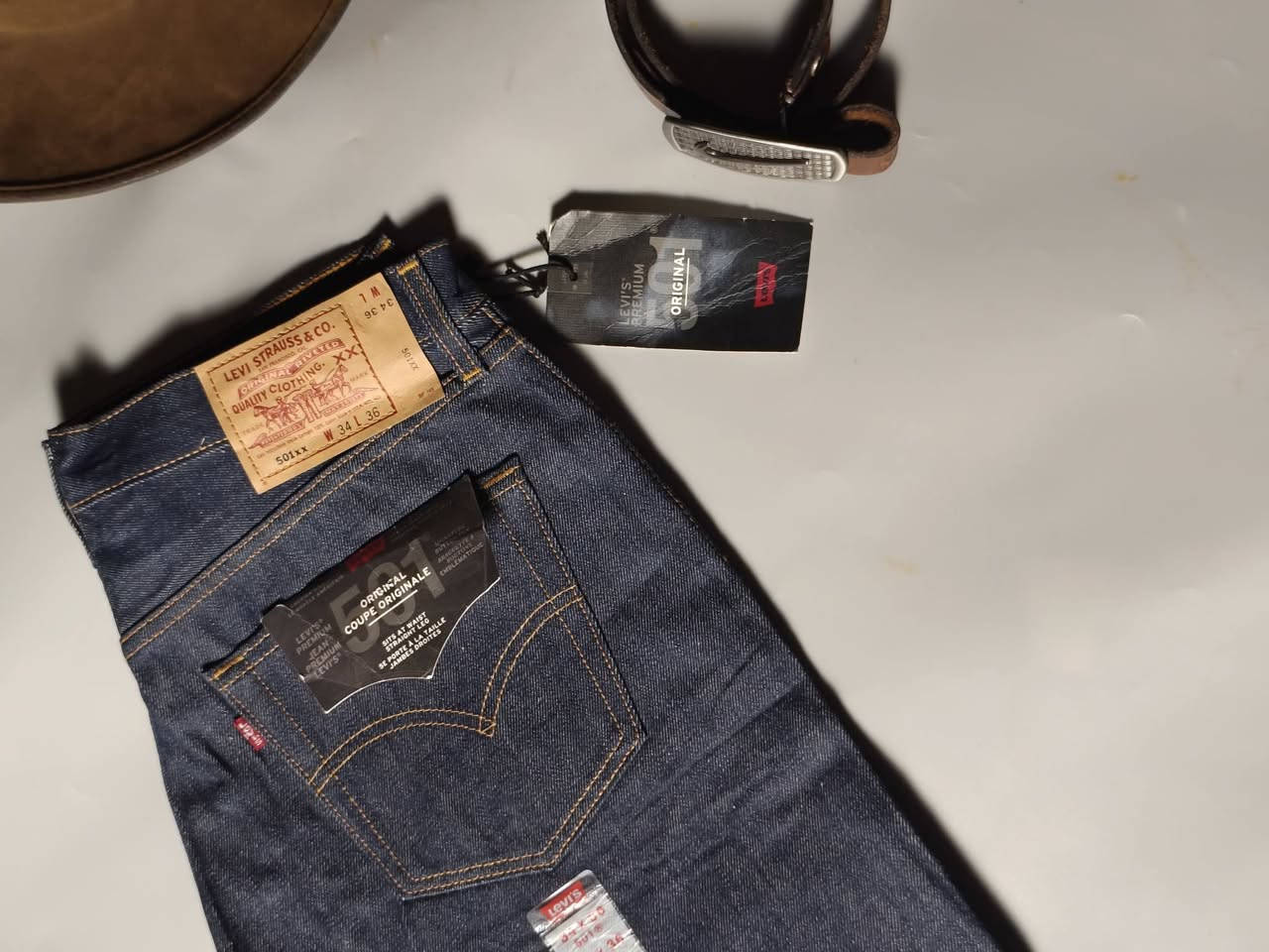 جينز من ماركة ليفايز - 501 Levi's
أصلي - جديد بالتاغ (غير مستخدم)
خامة متينة صلبة، وثقيلة الوزن
صنع امريكا made in USA 🇺🇸
السعر: ٥٠ الف
النظافة: ١٠٠
قياس: ٣٤
الطول: ۱۱۸ cm
عرض الحجل : ٢١.٥ cm
متوفر قطعة واحدة فقط !
التوصيل
بغداد: ٥
محافظات: ٥
الحجز القطعة راسلنا دایرکت


**إذا كنت صاحب هذا الإعلان وتريد حذفه لأي سبب، رجاءا أرسل رسالة إلى الدعم الفني**