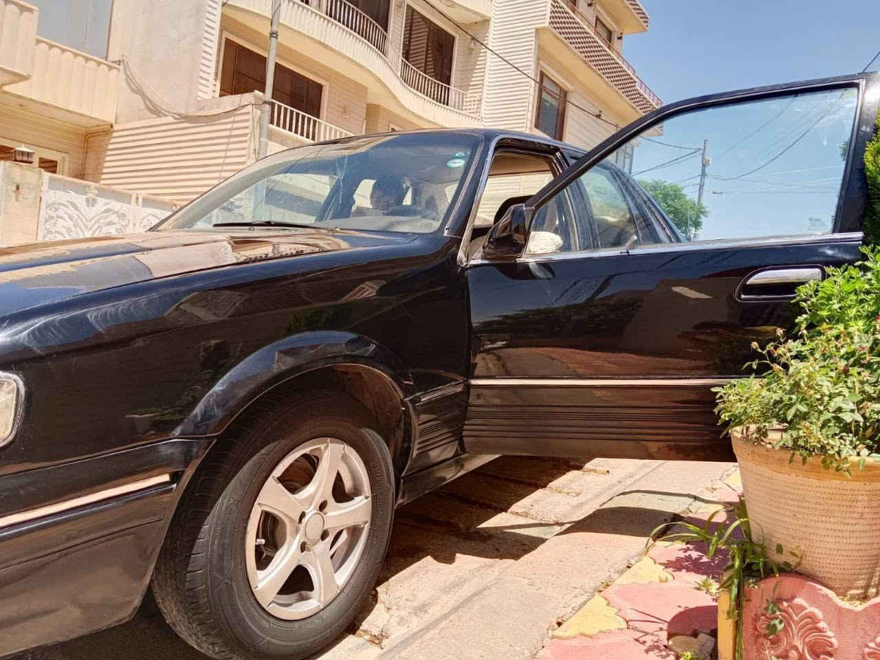 کاکە سەرەتا بەناوی خۆوای گەورەو بیهرەبان  دایۆ پرێس مۆدێڵ ۱۹۹۸ ماشەڵا سەیارەکە زۆر جوانە تۆماتیکە  مەکینە ۱۸  دەیەوو سەنویی ژینگەو ڕێگەو بانیشی هەمووی تازەیە تا ۲٠۳۱  چاور تایەو ویلی لۆکی لەژێرایە ماڵەکە زۆر پاکوو خاوێنە تاقم وایەری هەوو شتێکی مەزبووتە بۆیەک دینار مەسرەف مەگەڕی لەو سەیارەیا تەبریدیش لەسەر سیوچ ئیشەکا لەخزمەتانم سلێمانی ***********  لەخزمەتانامم
