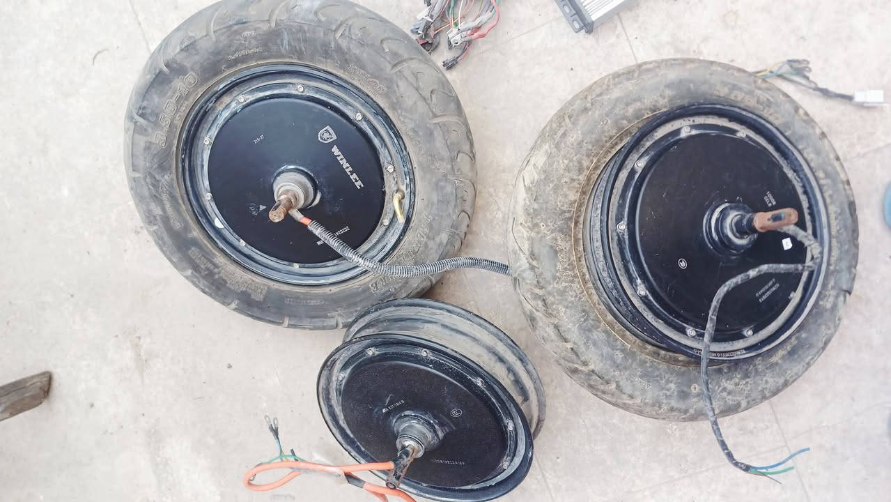 قطع دراجة R9 معى عقول و صناديق 
العنوان البصرة شط العرب الرقم ***********
