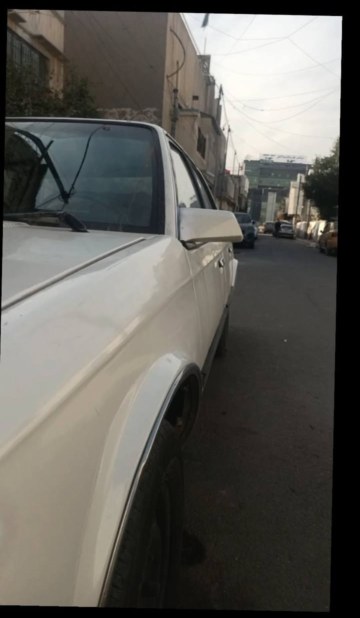 سيارة ولدز أمريكي 6 سلندر نظيفه مكينة وكير بلادي نظيف
عنوان بغداد سعرة ٣٥ ورقة الي شراي يراسل أو يتصل ***********
رقم صدامي 
ما عليه غرامه 
الي يحب يشتري يراسل اخوان 
هذا كامل الاستفسار 
تاير زوج امامي جديد
باتري جديد 
دوشمه سقفيه جديد 
لون داخل سيارة كله ازرق
