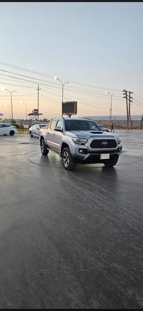 تاكوما 2018كلين
محرك 6سلندرر
سياره بصمه 
جامه خلفيه كهربائيه
سياره جاهزه من كل النواحي رقم بغداد بسمي
مكان السياره واسط النعمانيه
السعر230
هـ***********
***********
