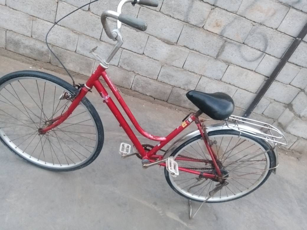 بايسكل بناتي حجم 26 السعر 35 
للاستفسار الاتصال ***********
