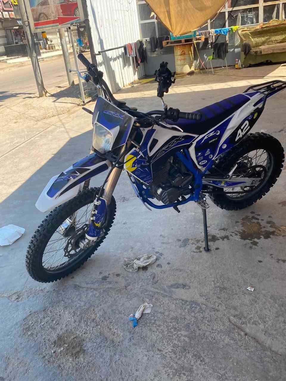 السلام عليكم دراجه قفاز CRX موديل 25 مكينه 300 cc 
دراجه مكفوله كفاله عامه ماشيه 3 ألف دراجه شلعه معدل تخبل نقص بس اشاير 
اوراقها أصوليه السعر  مليون و250 وبيها مجال 
عنوان جزيره بغداد للاستفسار ***********
