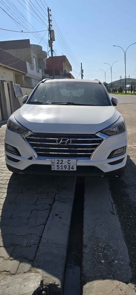 سياره توسان واردي كوري محرك اربعه سلندر ممفتوح شرط  تاكية على صفحه بيها عقجين امبدل والي يريد تفاصيل اكثر يتصل موصفات السياره بصمه تحكم استيرن كشن  كهربائ نظام اايكو  مشية 60 الف ابيع السياره صبغ عام وشرط التحويل سنويه وهزه  جديد فايبر واتساب 
 ***********
*********** اكر, نينوى
