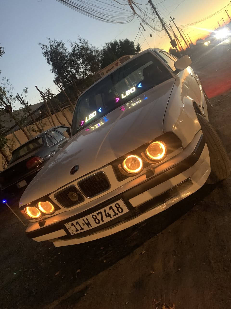 سلام عليكم
بي ام 525 رقم بغداد دولي بسمي
 موديل 1990  محرك مفتوح مو مسكر
كير و محرك خير من الله بجم عريض داخل اسود بيع او مراوس السعر 
55بيهه مجال ***********
