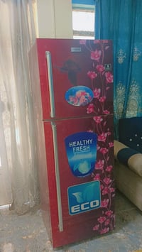 ثلاجه للبيع السعر ١٥٠شراي يتصل٠٧٨٠٠١٦٩٥٨٣