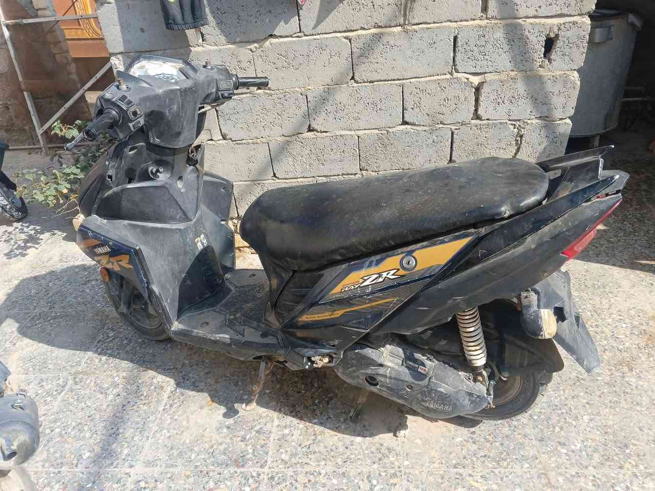 ZR19 دراجه مكينه حلوه شغاله سلف نقصه قبق هندر ولايت أمامي بس شد الواير مالته ومكان برغي الصالنصه بالمكينه مكسور ب425 وبيه مجال


**إذا كنت صاحب هذا الإعلان وتريد حذفه لأي سبب، رجاءا أرسل رسالة إلى الدعم الفني**